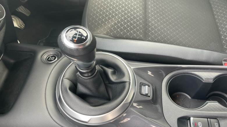 Nissan Juke 1.0 DiG-T 114 N-Connecta 5dr Petrol Hatchback